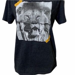 Aeropostale Men's Graphic T-Shirt Gray Medium